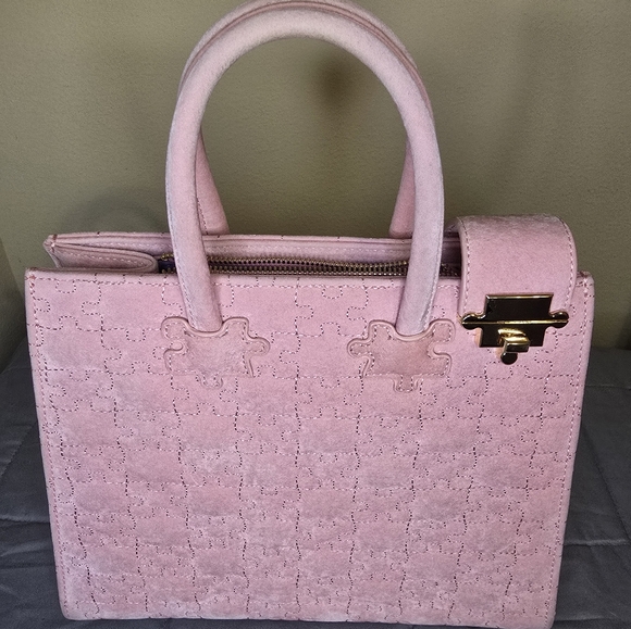 Daniel
Diyepriye Handbags - Daniel Diyepriye Ibukun Pink Tiny Tote